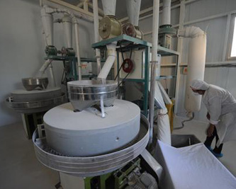 冀森石磨面粉供不應(yīng)求